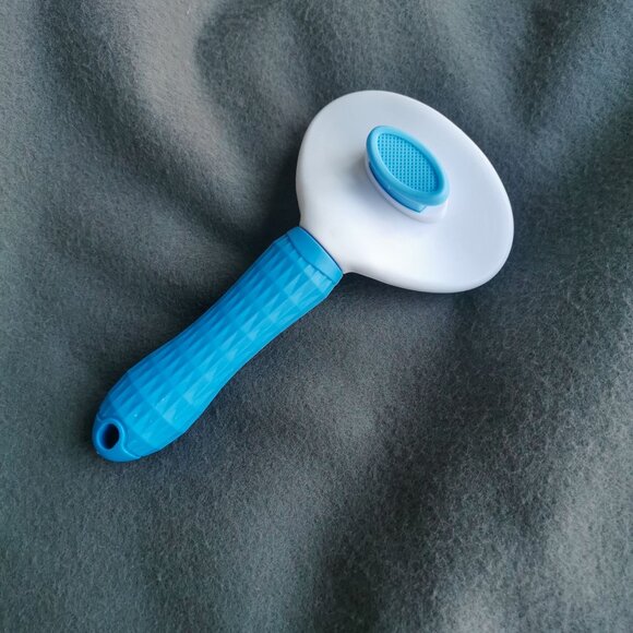 Pet Grooming Brush Push-Button Self-Cleaning Comb for Dogs Cats - Picture 2 of 5